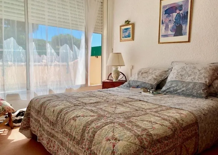 T3 Spacieux, 6 Pers., Jardin Et Parking, Quartier Calme - Fr-1-607-106